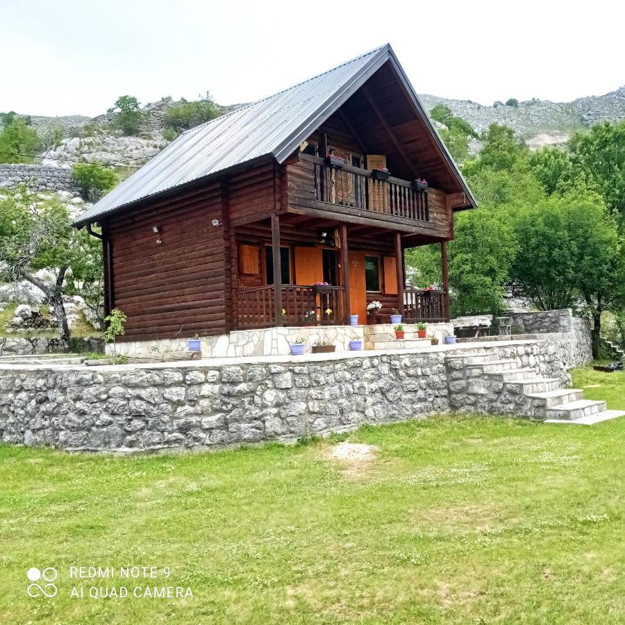 센틴제 Vikendica Njegusi 빌라 외부 사진